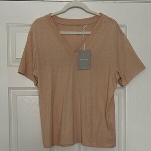 Everlane V-Neck Short Sleeve Top in Tan
